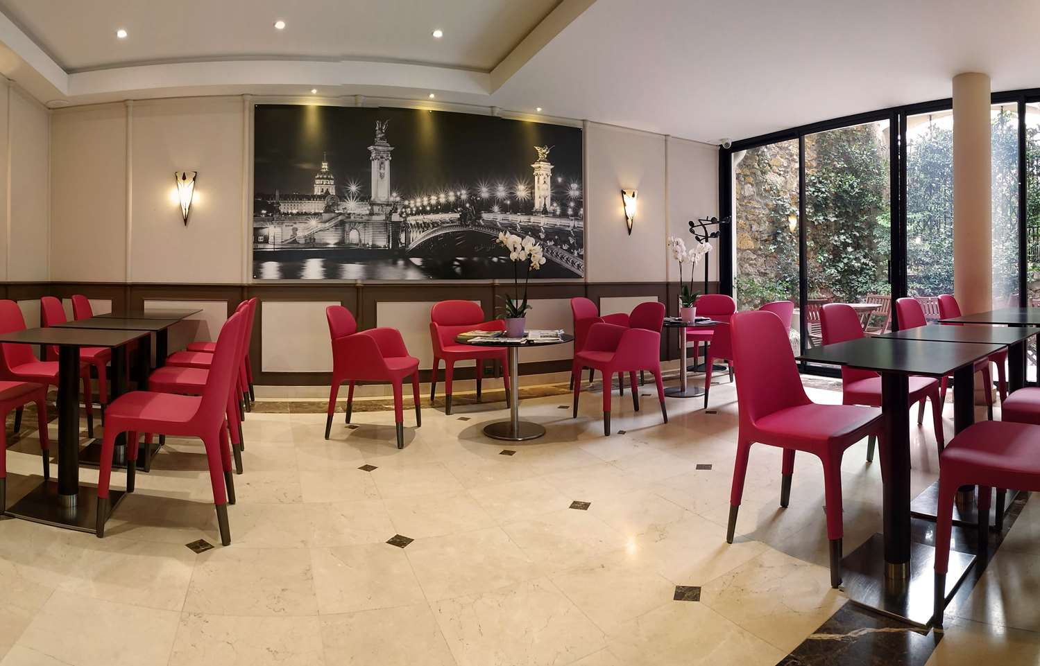 Best Western Au Trocadero 51/71