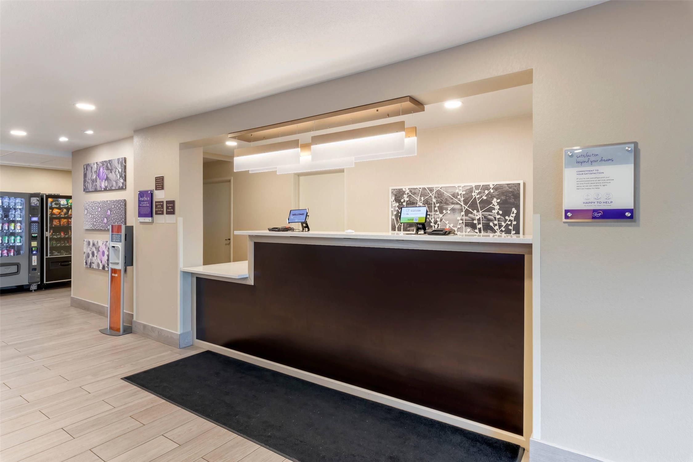 Sleep Inn & Suites Wisconsin Dells - Lake Delton 2/22