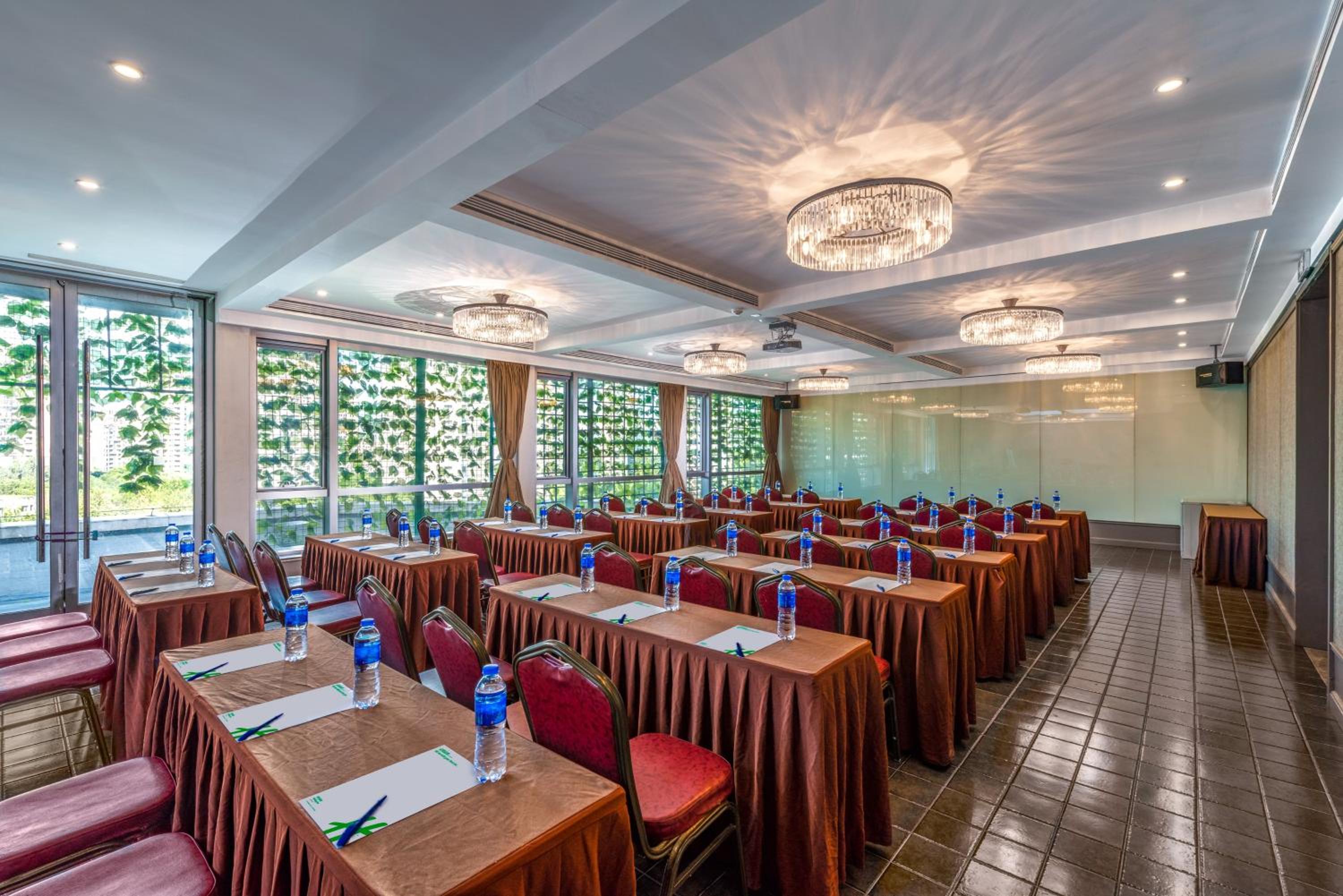 Holiday Inn Express Zhongguancun 36/50
