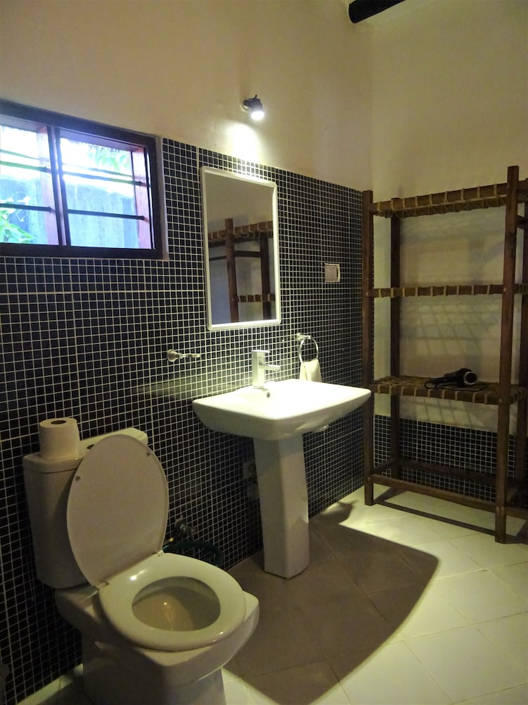 Makuti Beach Bungalows 64/65
