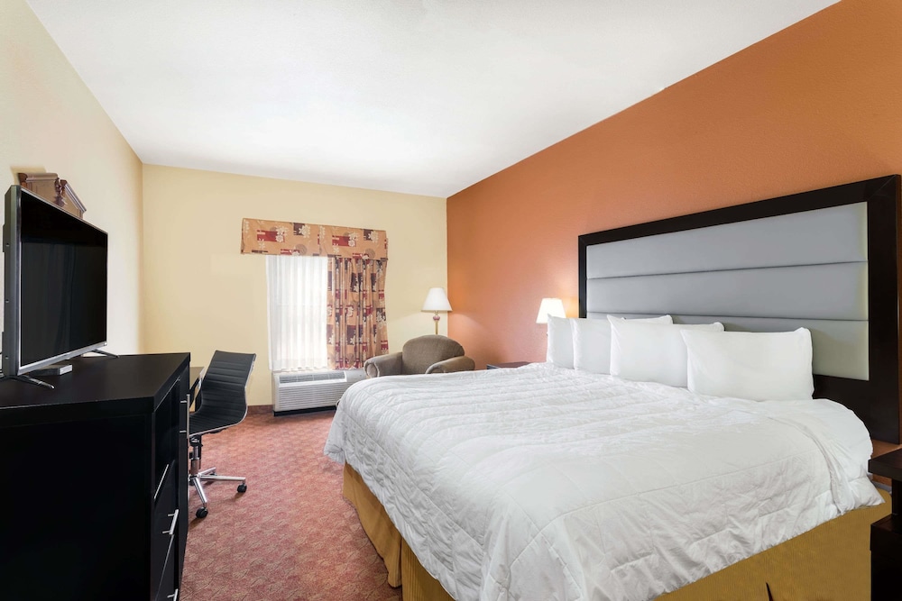 Baymont By Wyndham Fayetteville 6/29