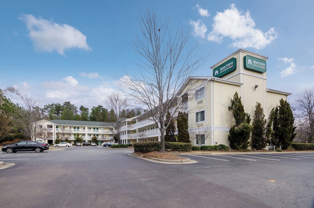 Suburban Studios Winston Salem-University Parkway 26/30