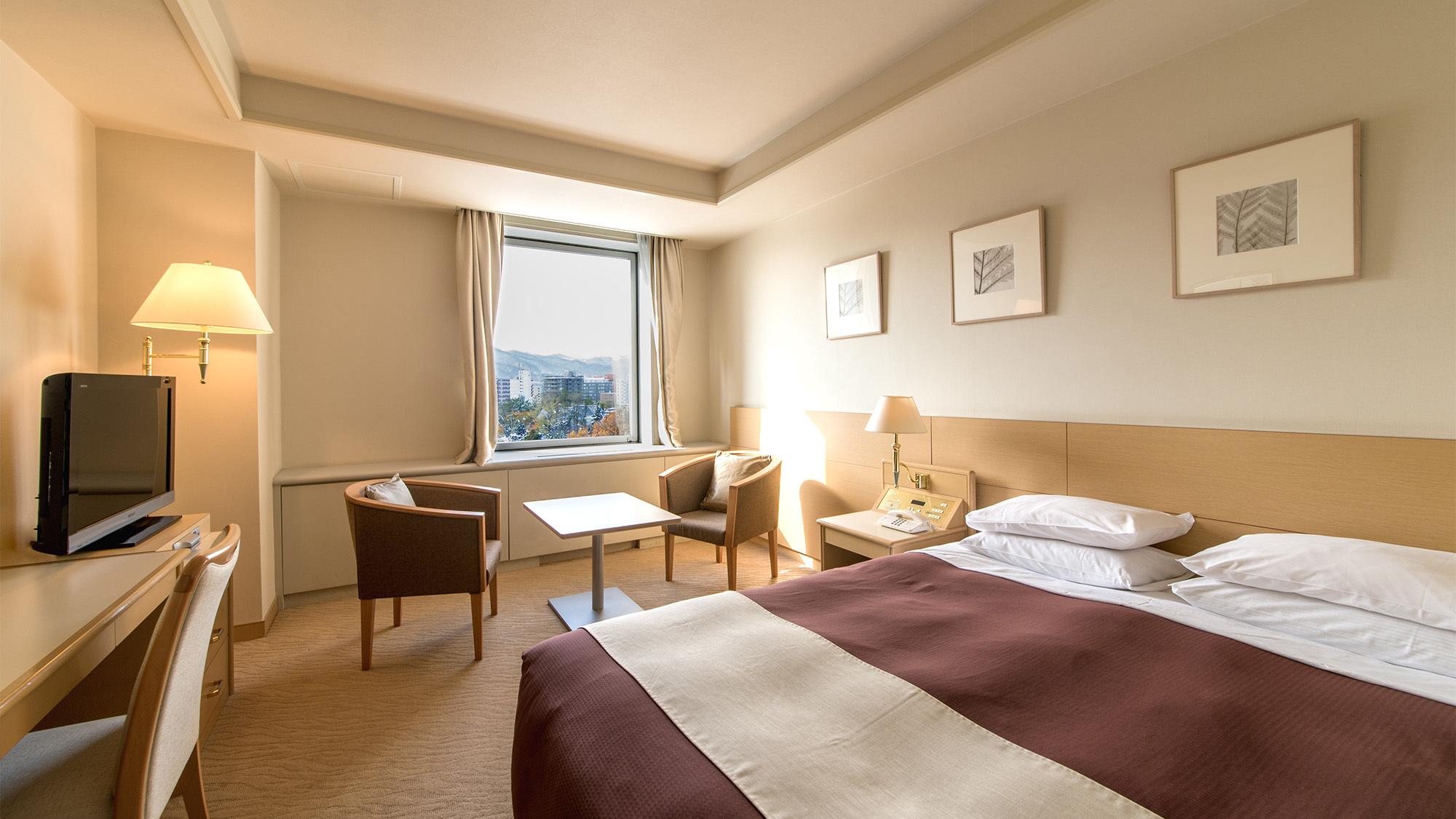 Superior, Queen Bed, Park Side