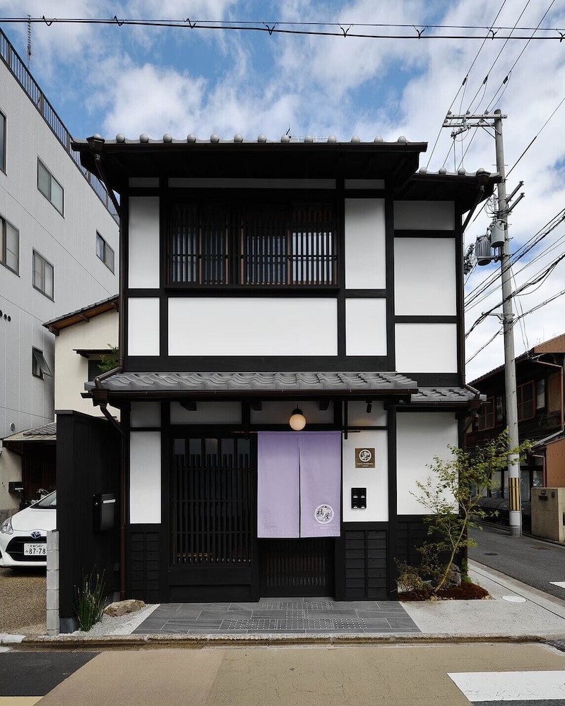 FOUR SEASONS INN KYOTO 3/21