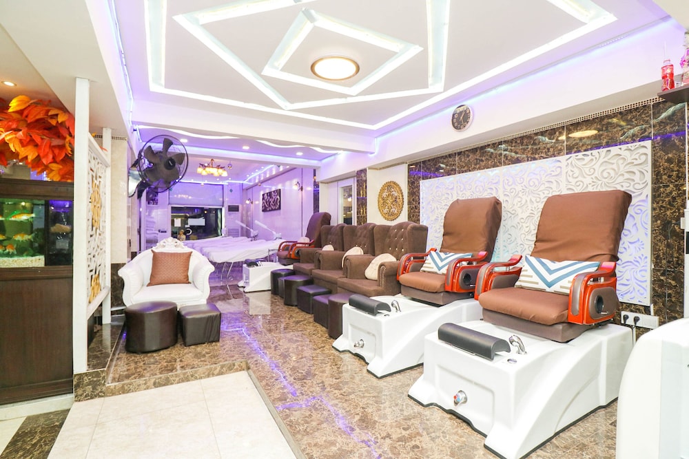 NATURAL BEACH HOTEL AND BAAN SILA 44/59