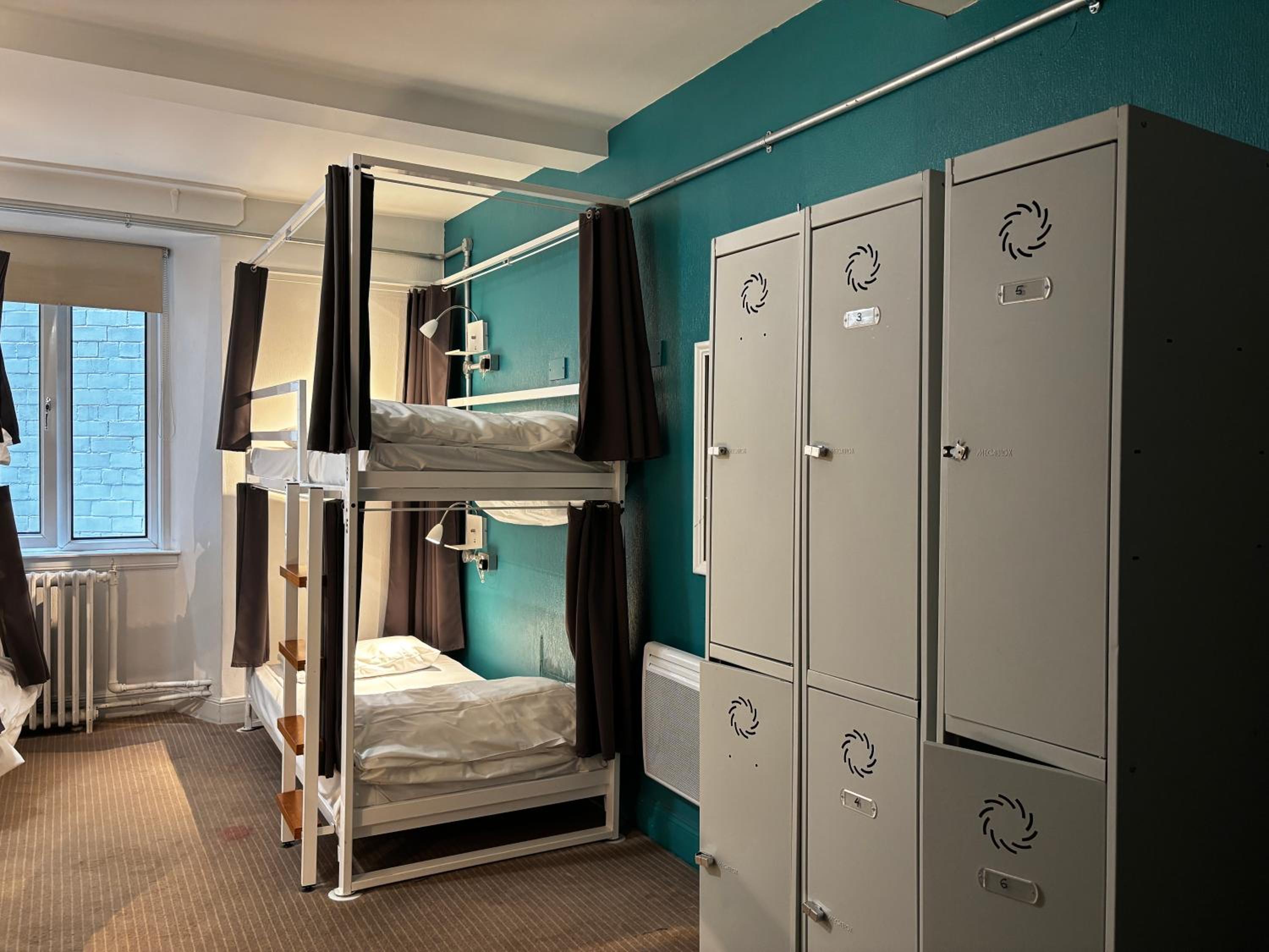 Private, 6 Bunk Beds
