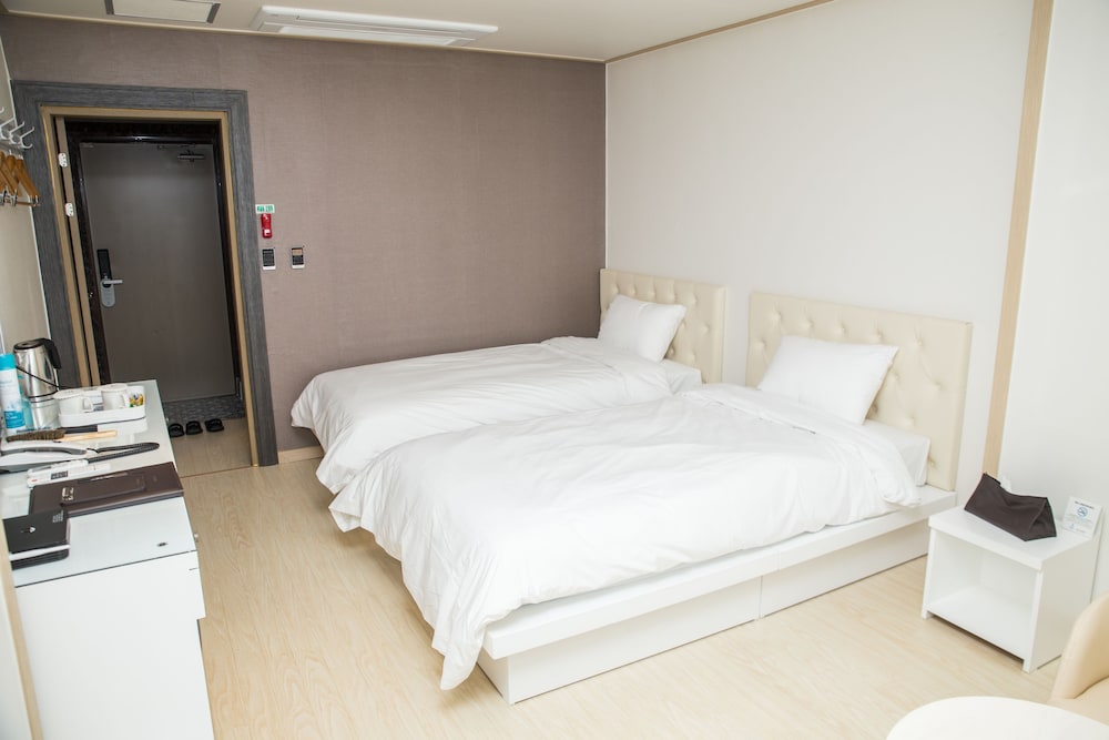 Daebudo Tourist Hotel 7/15