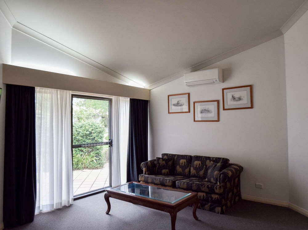 Mercure Hunter Valley Gardens 48/72