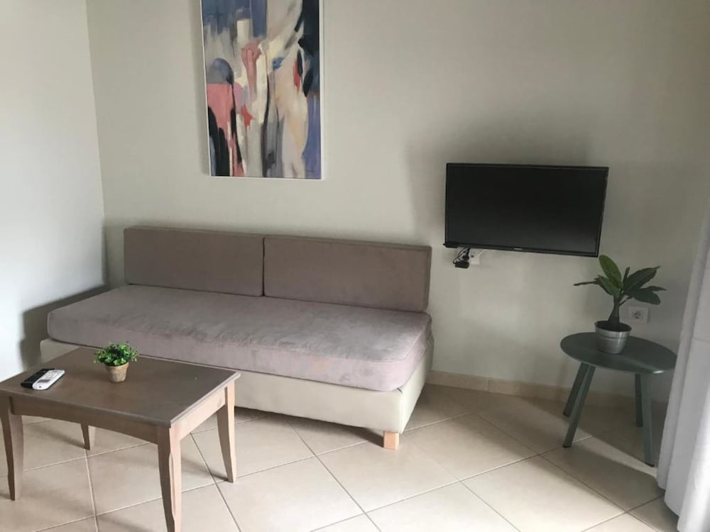 Lobby at Carisa Suites and Apartments, Platanias