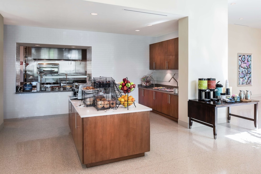Hilton Garden Inn Miami Dolphin Mall 53/73