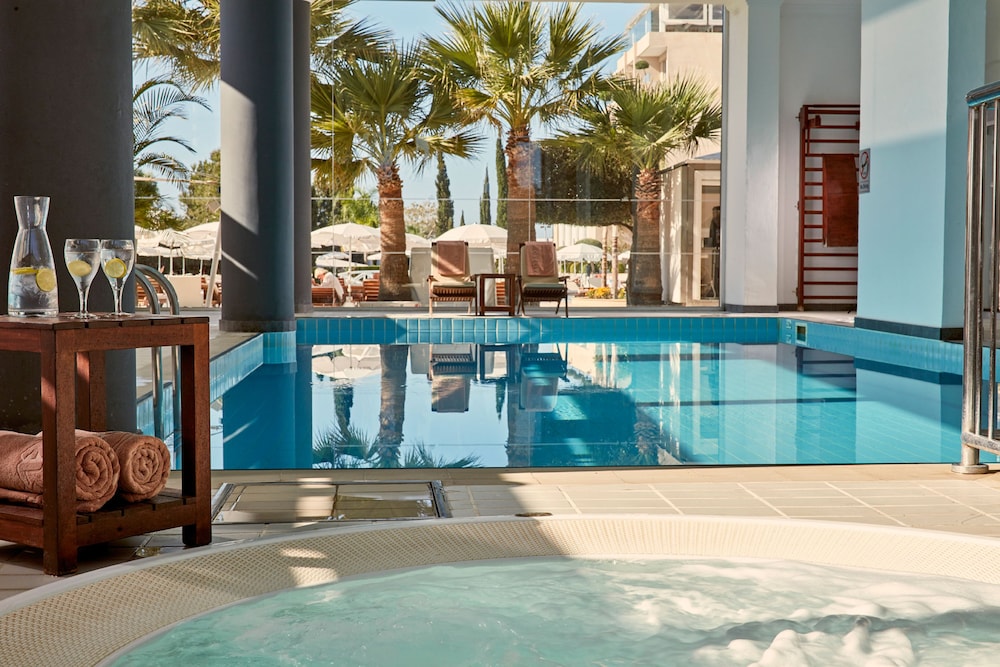 Grecian Park Hotel 42/75