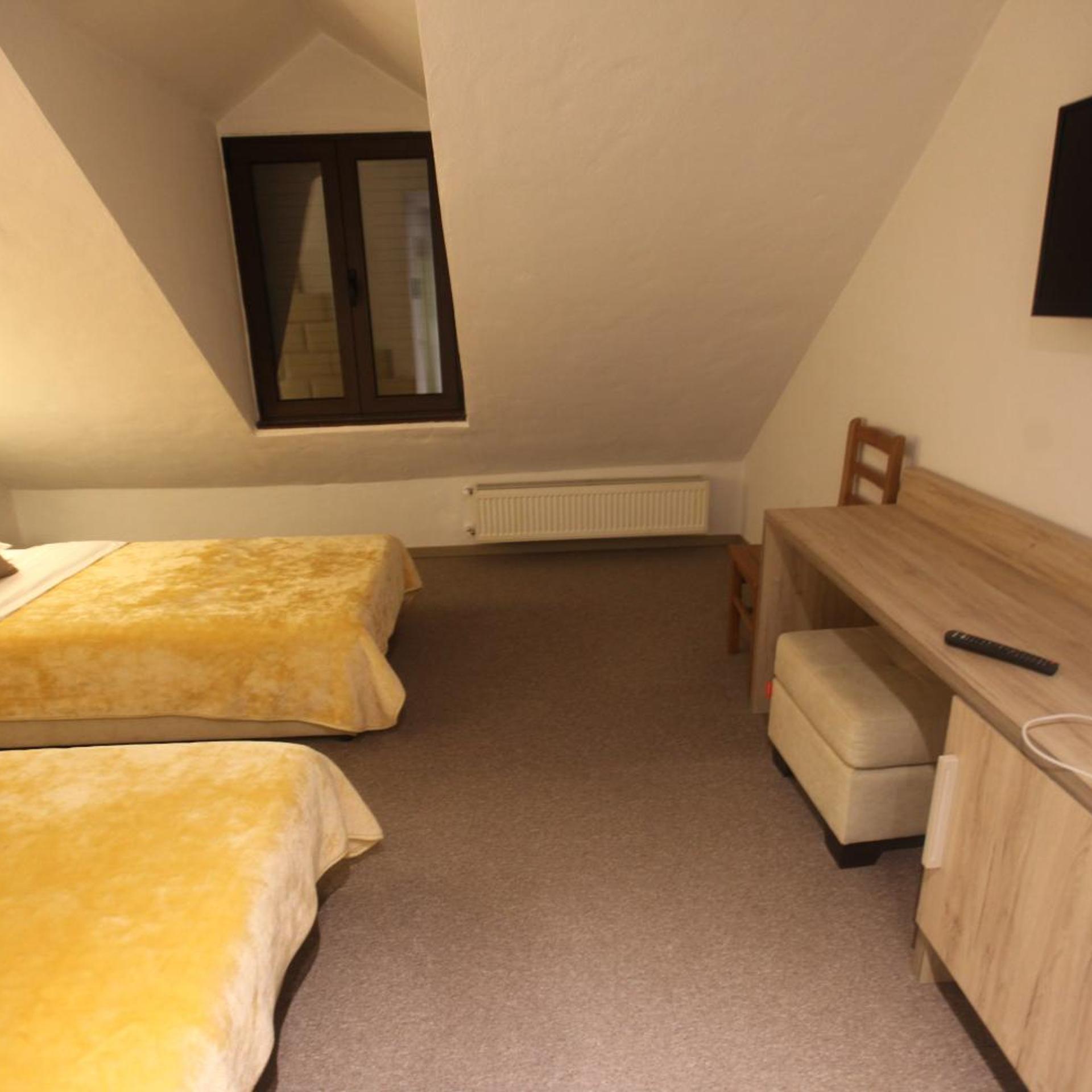 Alpin Llogara Hotel 27/55