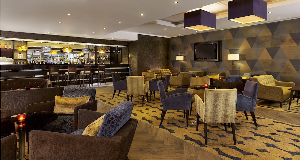 Doubletree By Hilton Hotel Woking 46/55