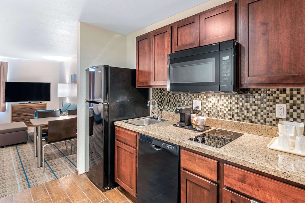 MainStay Suites Denver International Airport 35/44