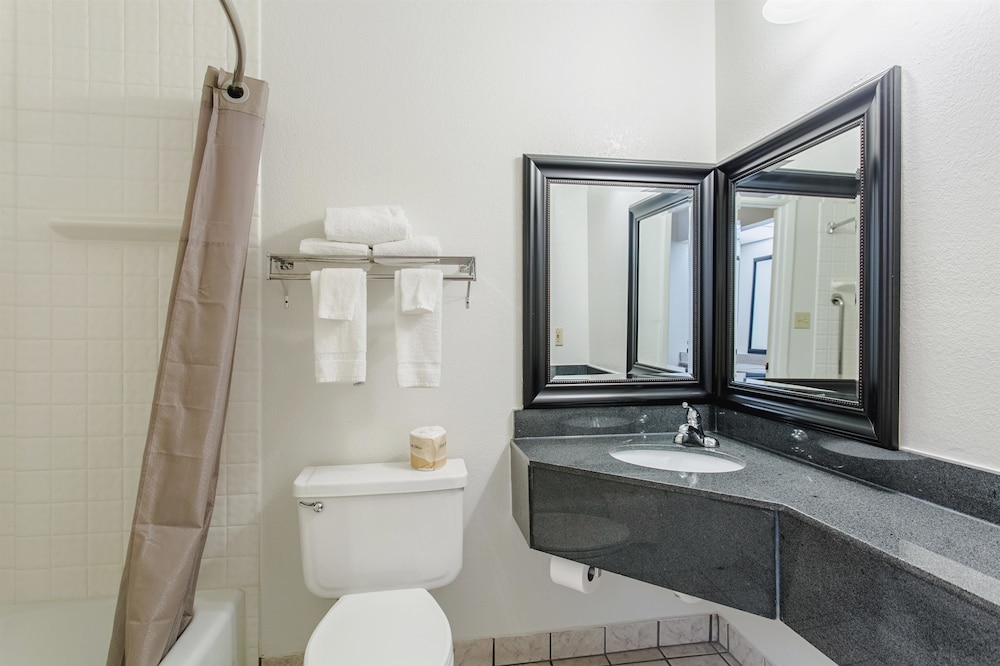 Motel6 Lordsburg, NM 23/58