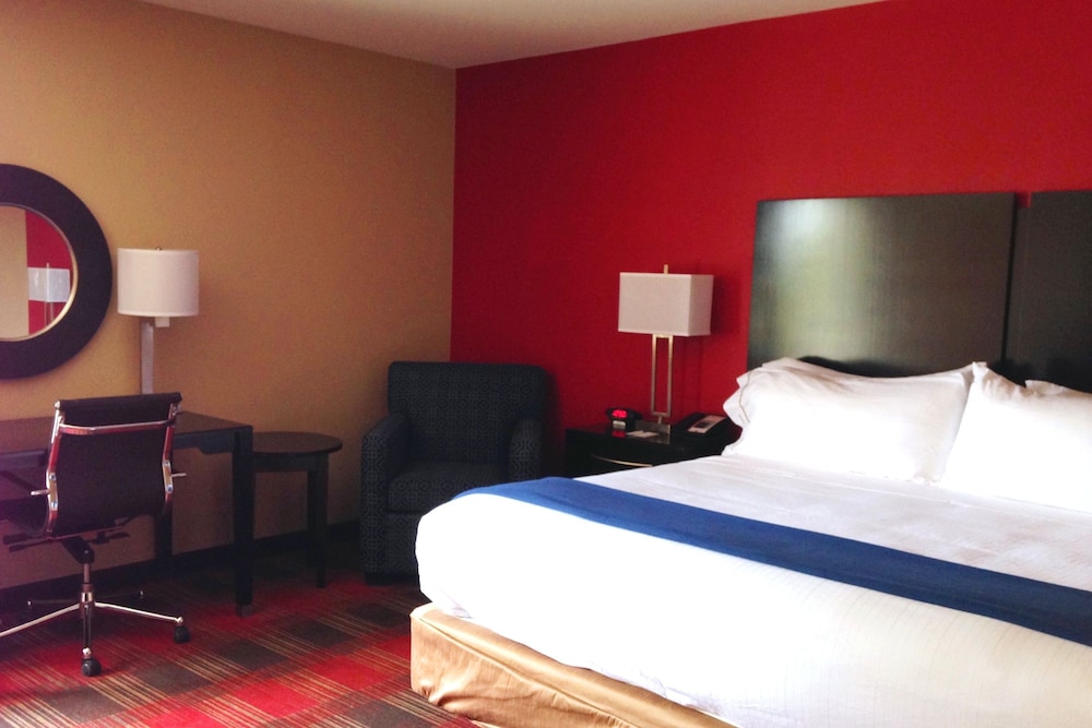 Holiday Inn Express Suites Jackson Downtown Coliseum 21/49