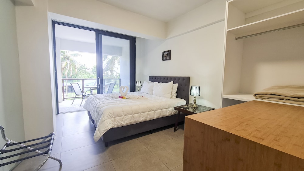 Ramada Suites by Wyndham Seafront Coral Coast 26/60