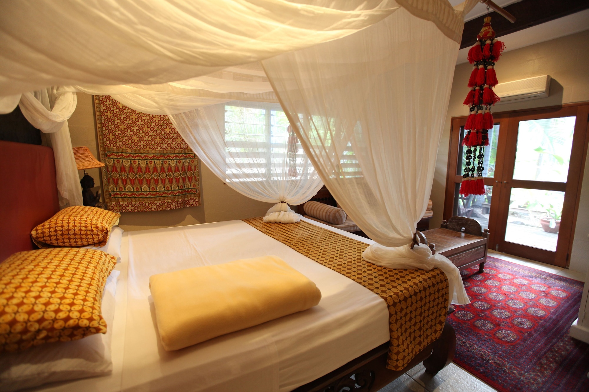 DELUXE, SUITE, KING BED