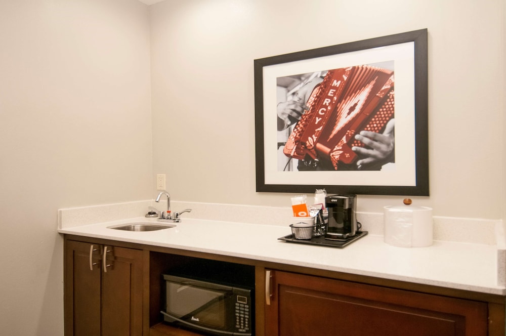 Hampton Inn Opelousas La 24/47