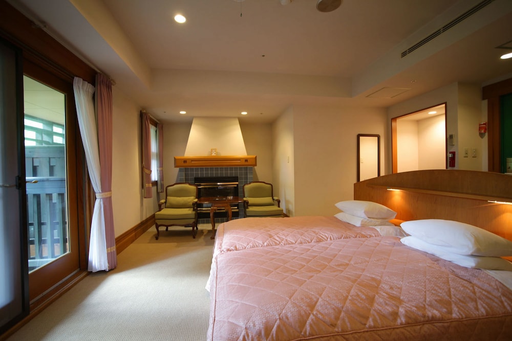 DELUXE, TWIN BEDS