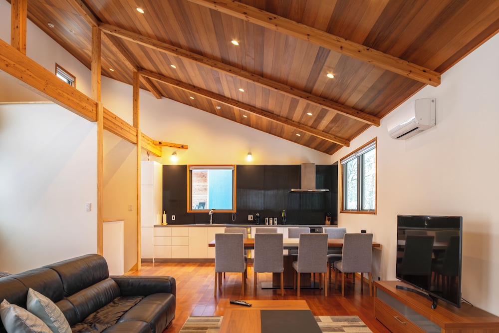 Bluebird Chalets 48/57