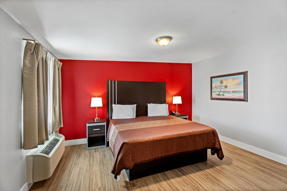 Efficiency, King Bed