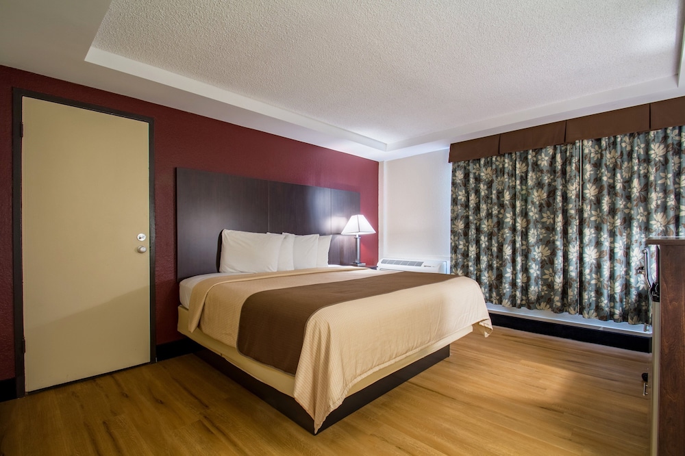 Red Roof Inn Batavia 11/47