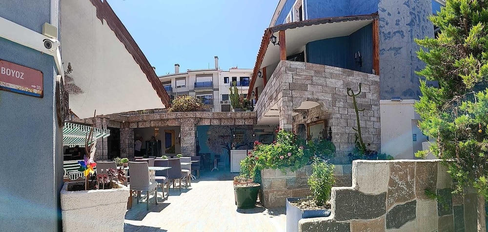 Mai Hotel 41/50