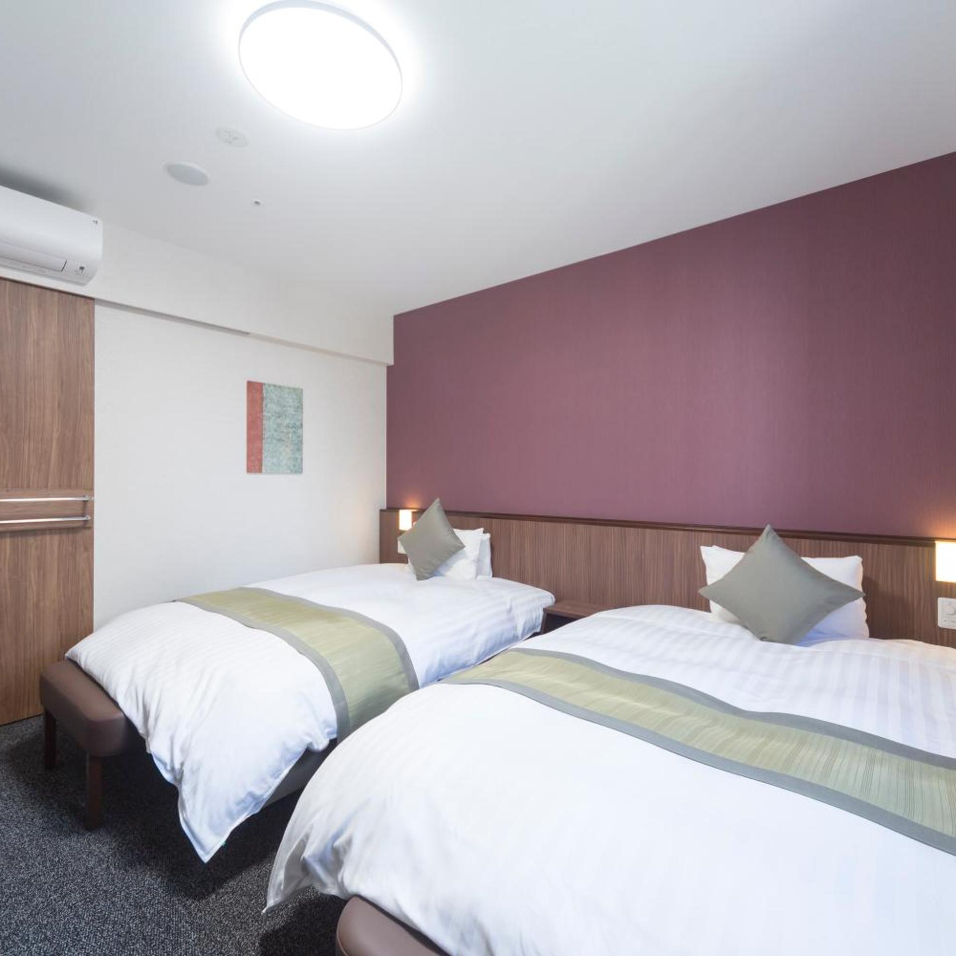 Room, Twin Beds