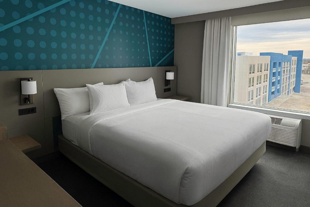 Upgrade, Suite, King Bed, Accessible