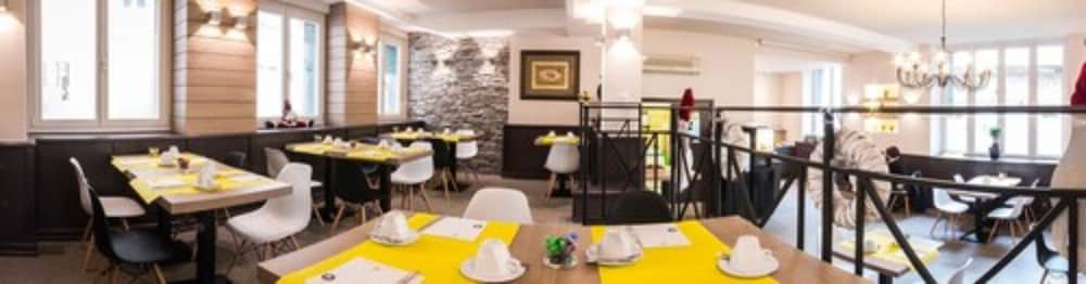 Hotel the Originals Des Princes Chambery 64/77
