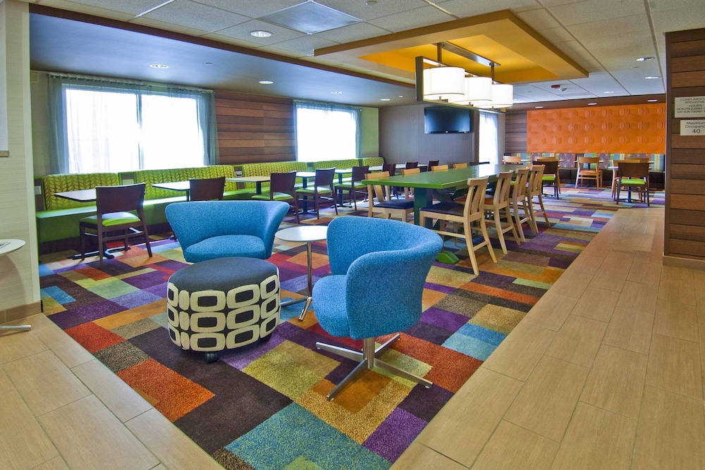 Fairfield Inn and Suites Jackson Airport 15/27