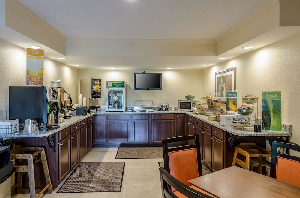 Quality Inn Tanglewood 42/50