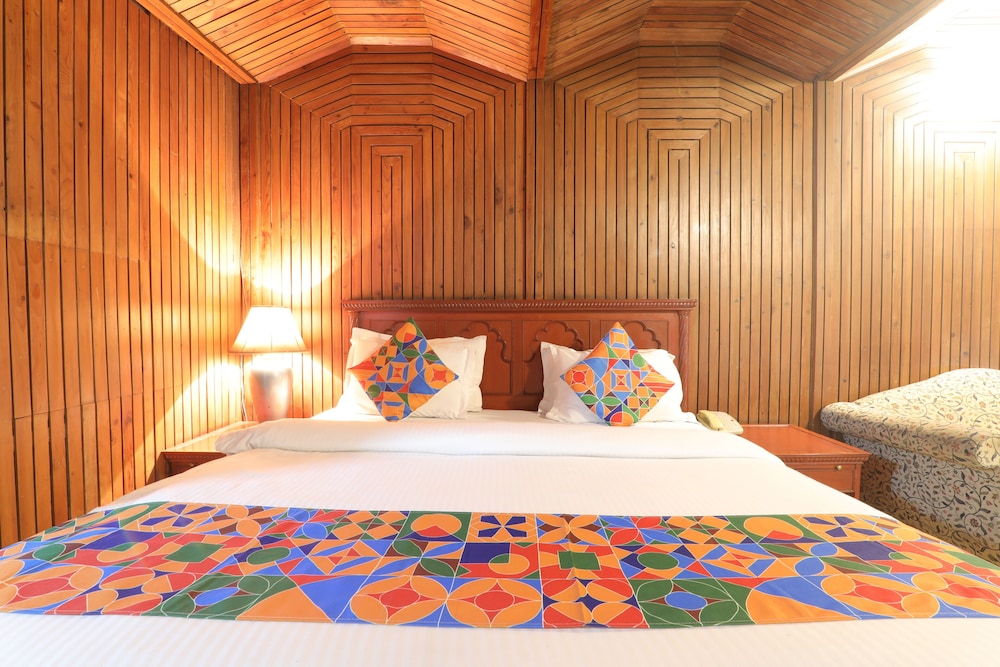 Mohan Hotel 15/33
