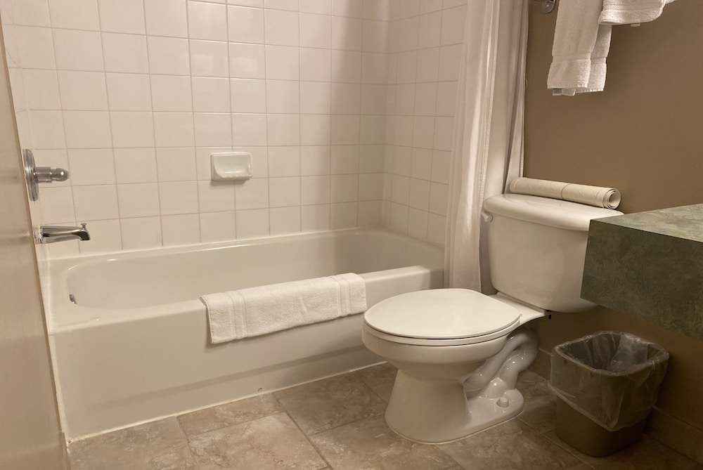 Super 8 by Wyndham Edmonton South 12/45