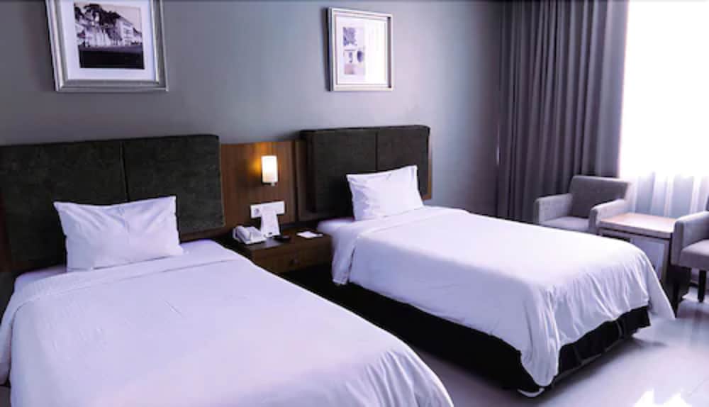Grage Hotel Cirebon 28/71