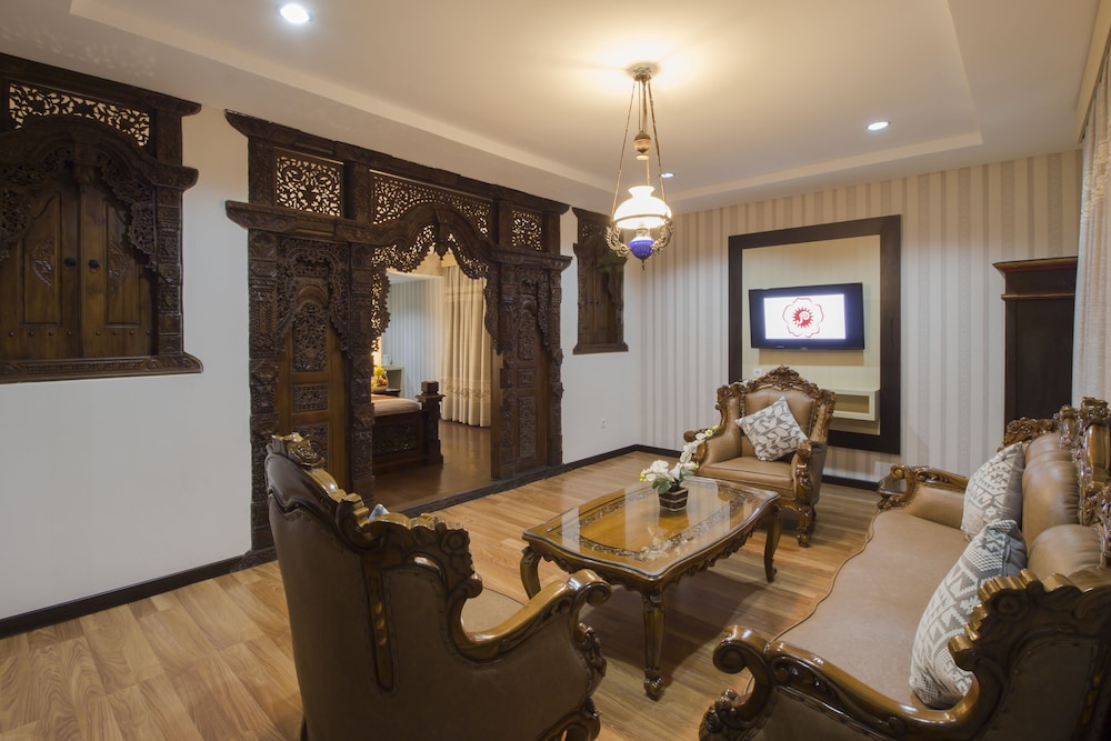 Grand Puri Saron Yogyakarta 35/58