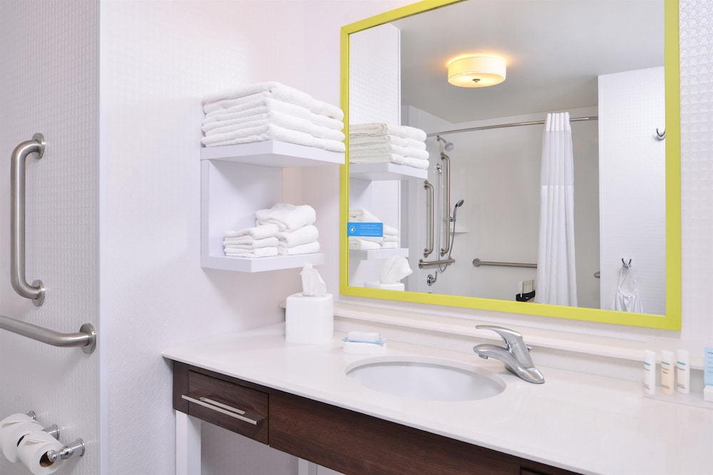 Hampton Inn & Suites St. Paul Oakdale/Woodbury 17/43