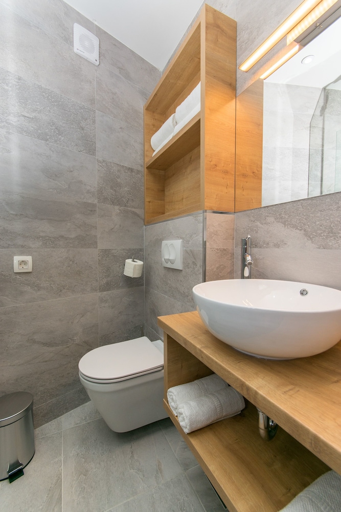 Ora Luxury Rooms 40/44