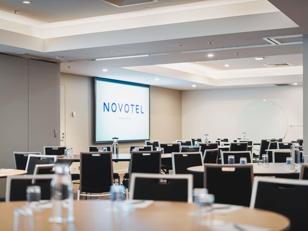 Novotel Canberra 68/72