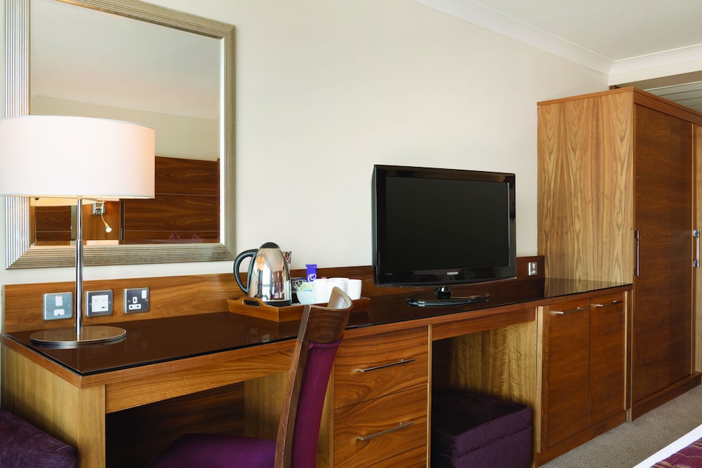 Waterfront Southport Hotel 38/50
