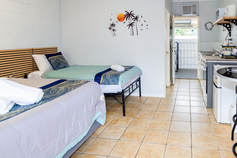Innisfail Riverfront Motel 6/27
