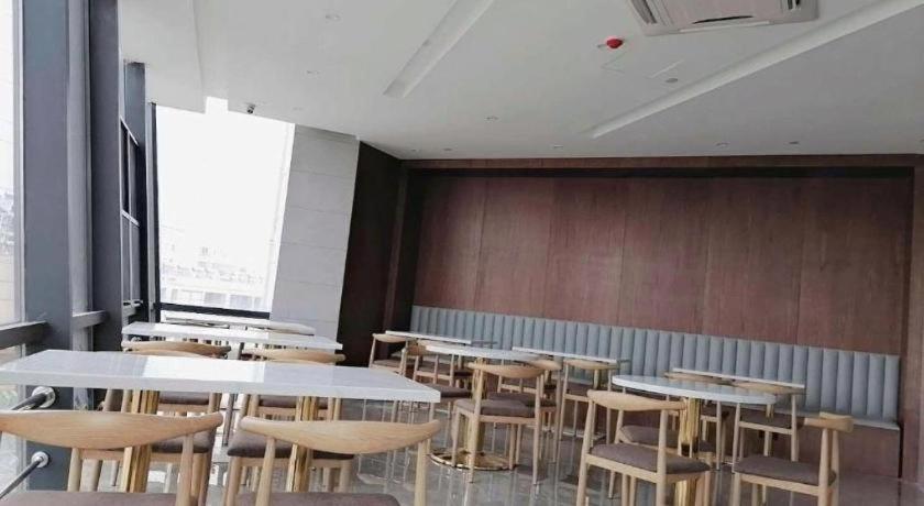 GYA Jurong Yinglun International Hotel 39/49