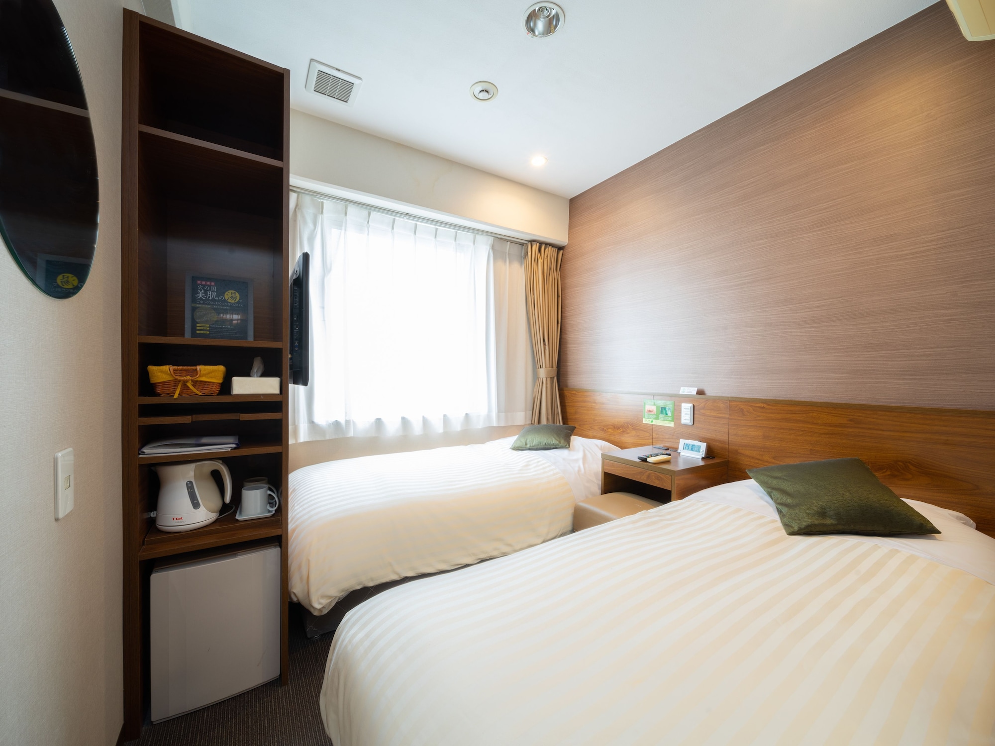 ECONOMY, TWIN BEDS