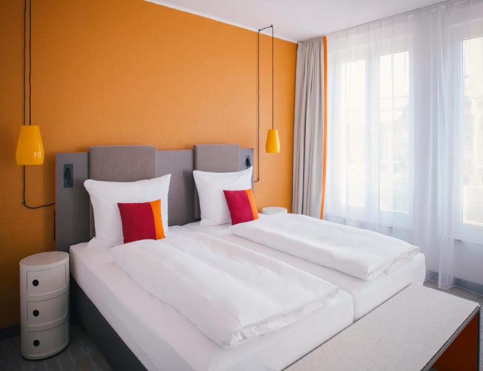 Deluxe, Twin Beds
