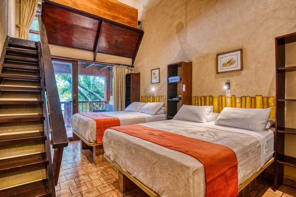 Ylang Ylang Beach Resort 10/78