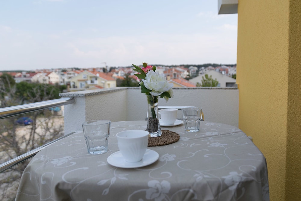 Villa Irena 32/50