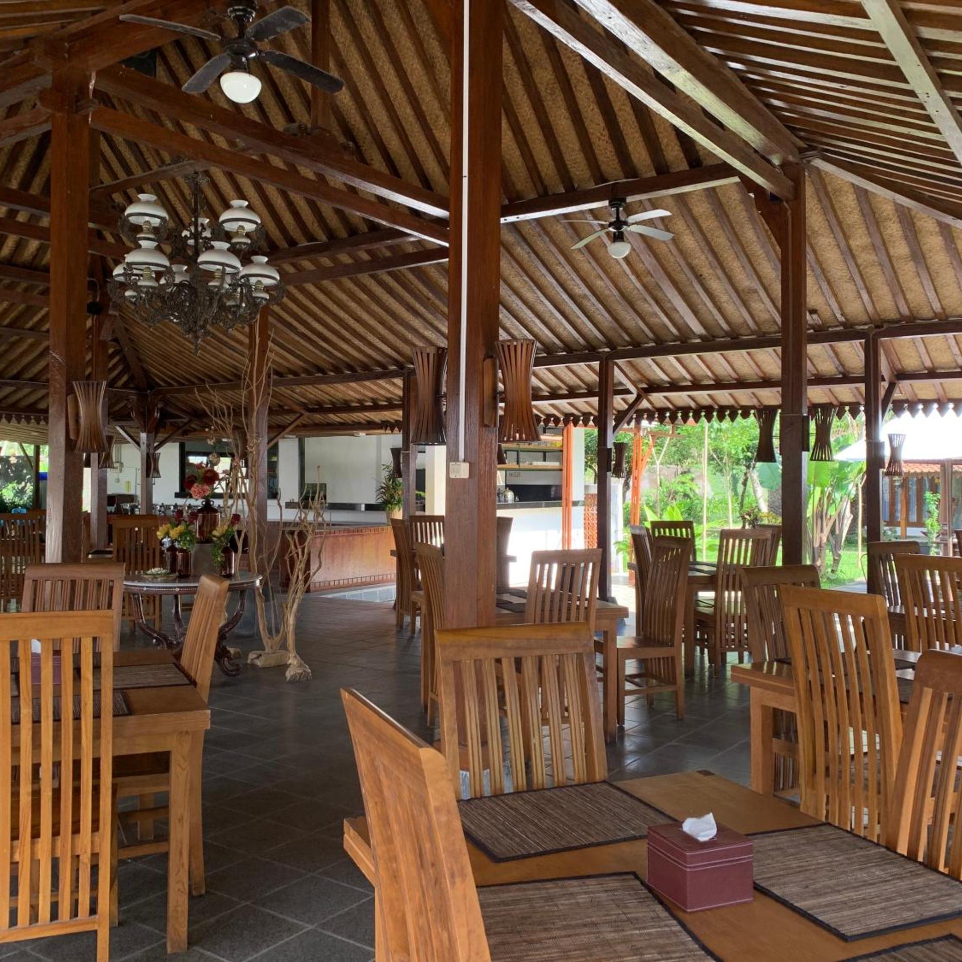 The Nalaya Hotel & Resto 31/49