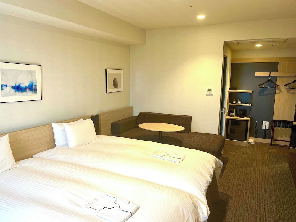 DELUXE, TWIN BEDS