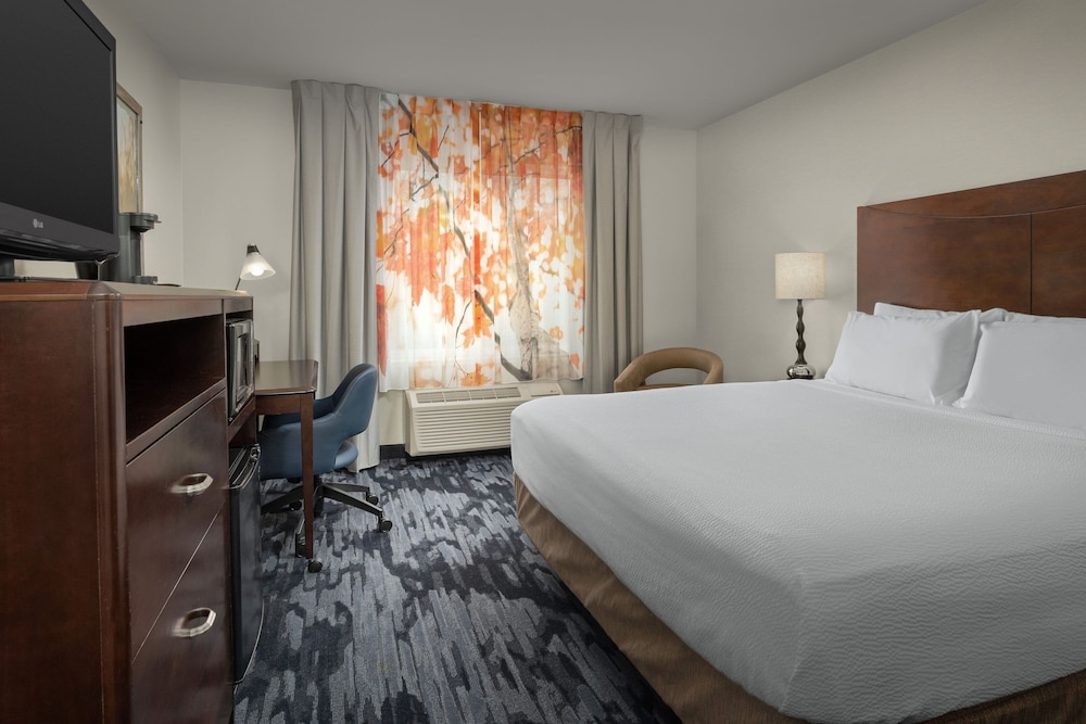Room at Fairfield Inn & Suites Tacoma Puyallup, PUYALLUP - WA